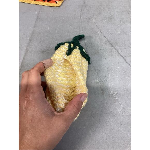 Set Of 7 Handmade Vintage - 5 Crochet Pot Holders, & A Corn And Chicken Figure - Picture 14 of 16